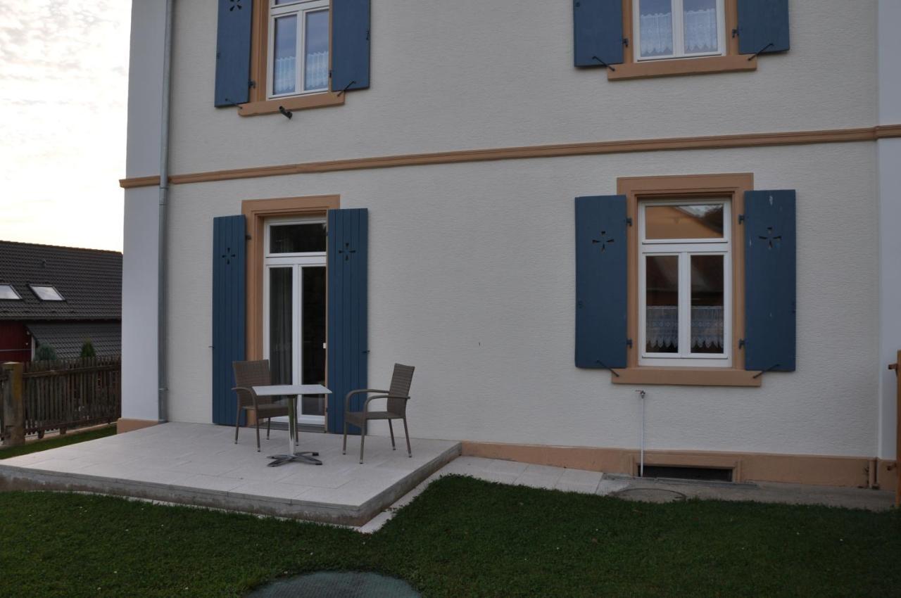 Ferienwohnung Altes Pfarrhaus Bargen Ngoại thất bức ảnh